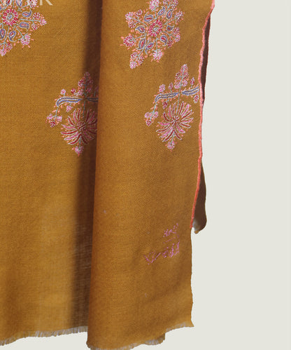 Saffron Embrace image 4