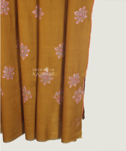 Saffron Embrace image 3